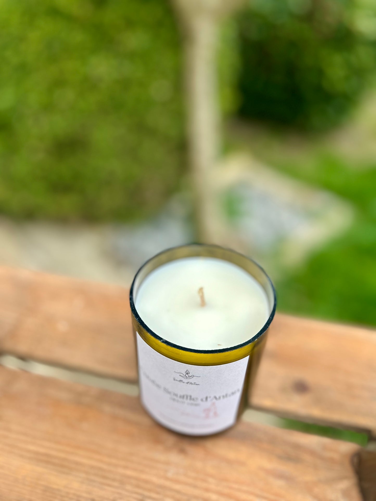 Bougie dans bouteille de vin - pinot gris